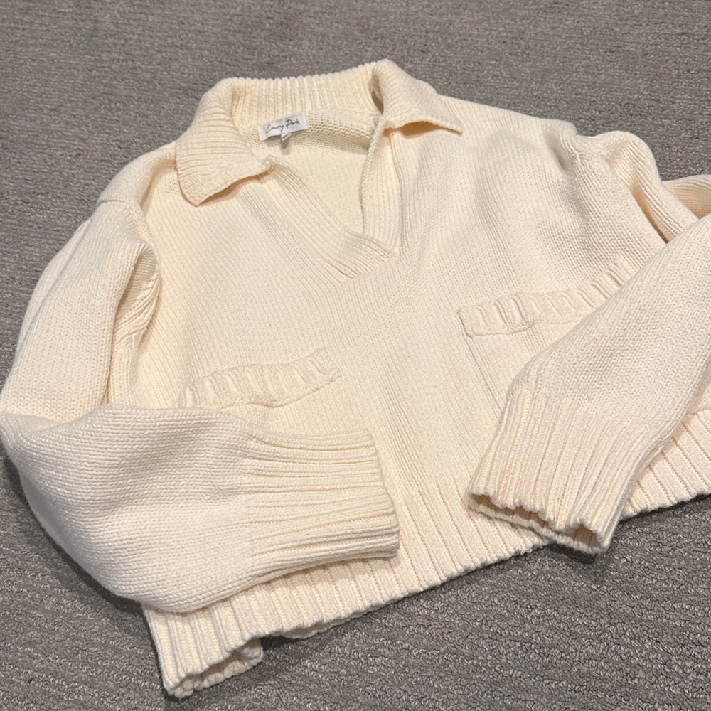 Vici small Cream V-Neck Sweater - Picture 5 of 5